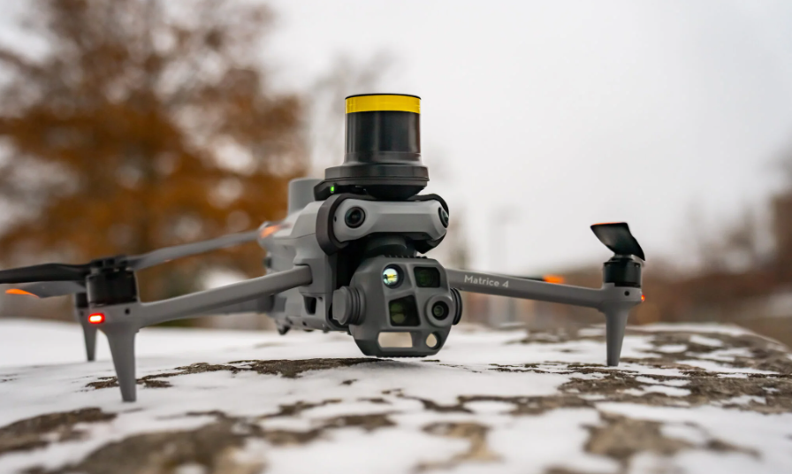 DJI MAtrice 4 with drone parachute