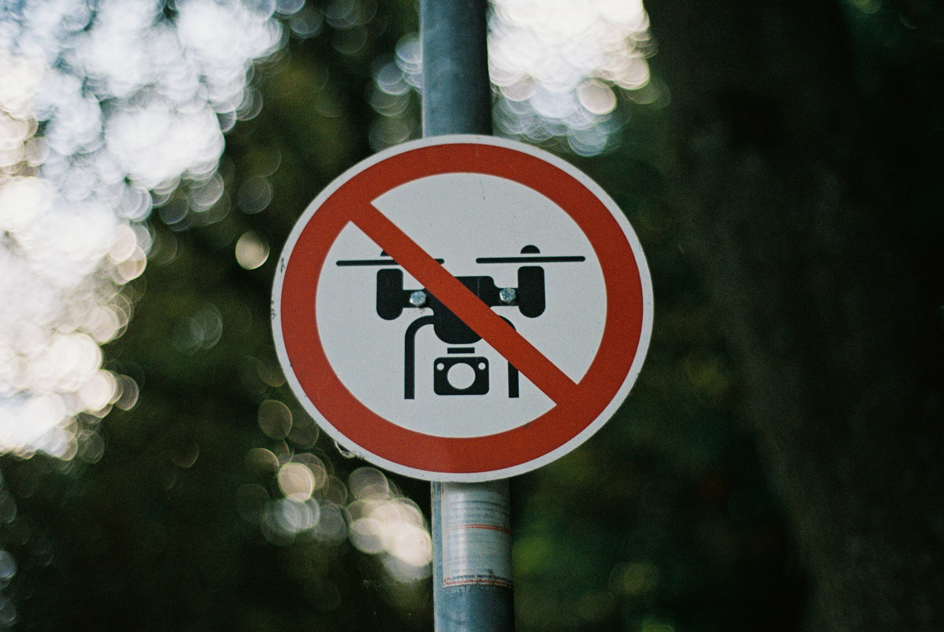 Drones banned sign